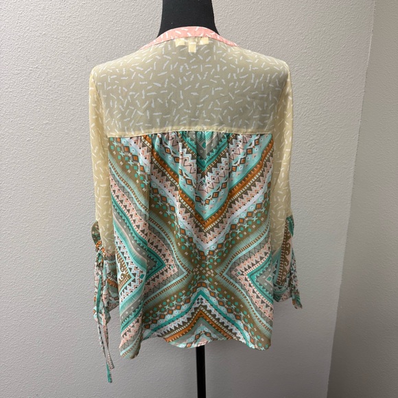 Umgee Boho Blouse L Tan Peach Green Tribal Print Sheer Sleeve Top Chic - Picture 6 of 10